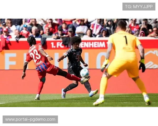 德甲联赛攻击力最佳拜仁82球场均3.73球，攻击力最差海登海姆19球场均0.90球